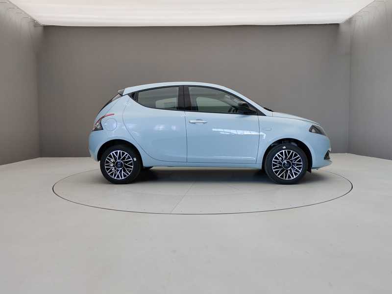 YPSILON 1.0 70CV HYBRID PLATINO 